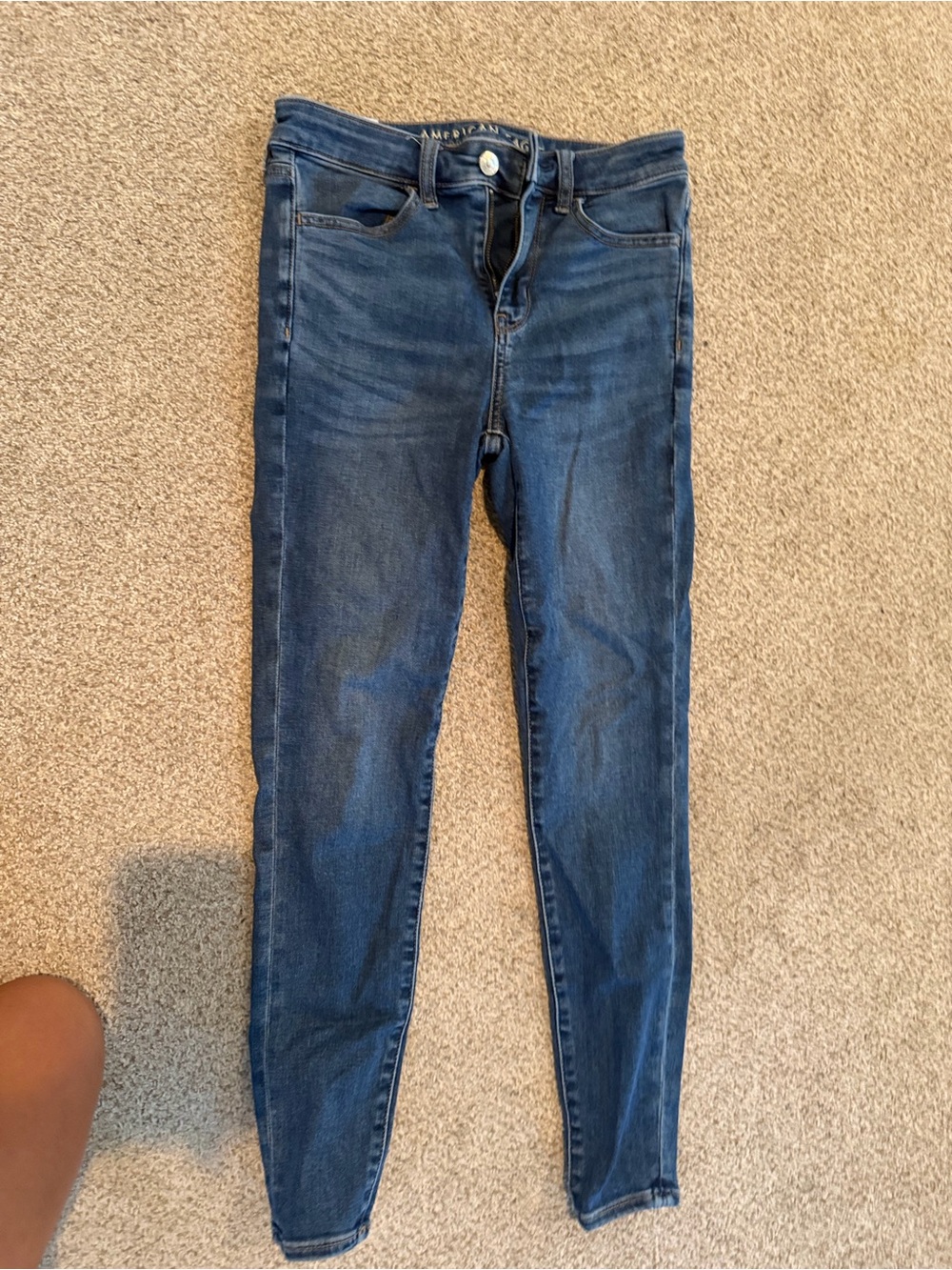 American Eagle Outfitters Skinny Jeans in Medium Blue Wash